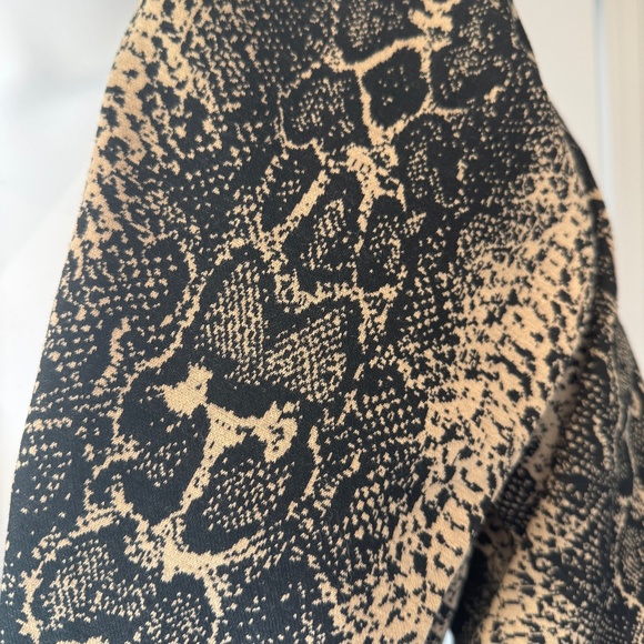 Stella Luce, Size L, Python Print - Picture 5 of 7